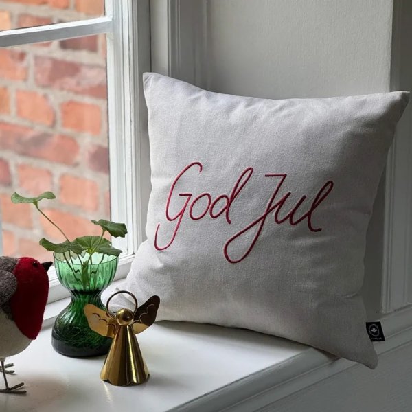 Kuddfodral God Jul i linne beige med broderad God Jul i rött