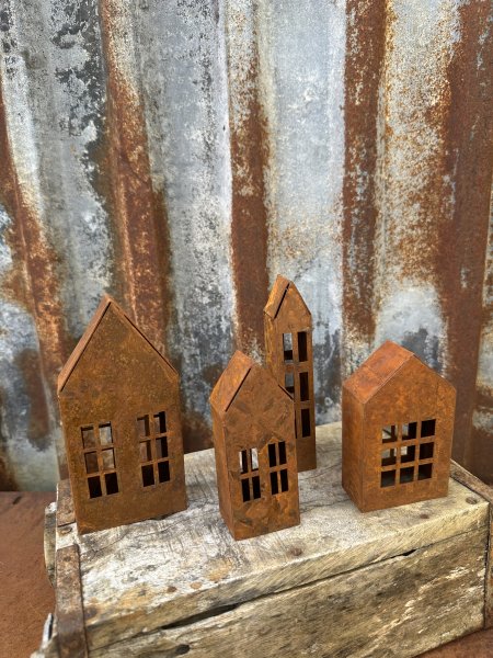Rostiga hus till dekoration 4-pack