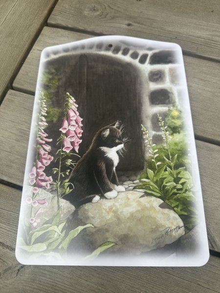 Skärbräda med katt Gårdskatt av Lena Petersson