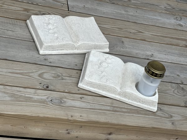 Bok med rosor grav / minnes dekoration för ljus