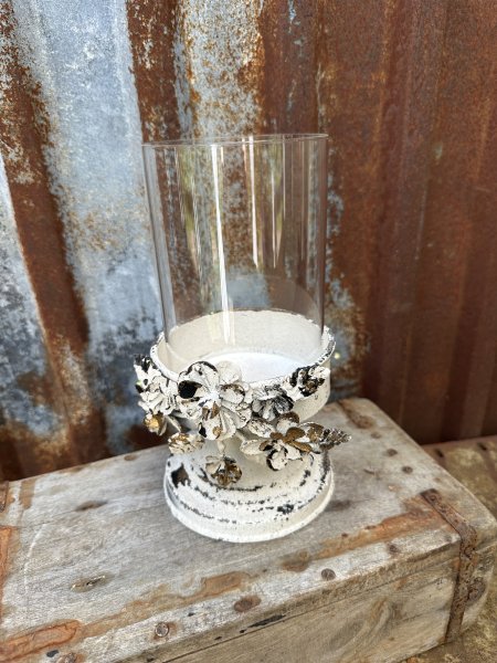 Vacker antik ljusstake på fot med cylinder glas