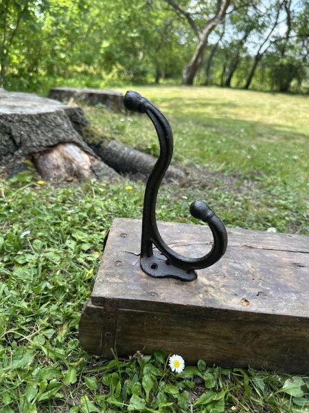 Större krok i gjutjärn med dubbla krokar 