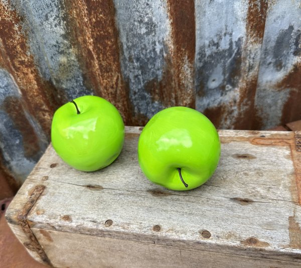 Grönt klargrönt äpple att dekorera med 