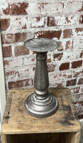 Ljusstake på fot i silver 