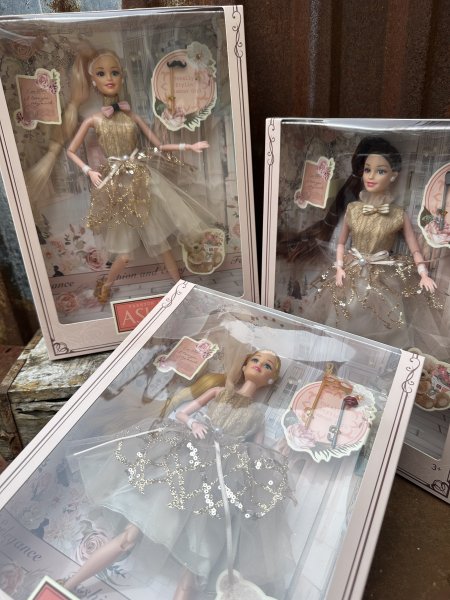 Ashley Glamour barbie docka