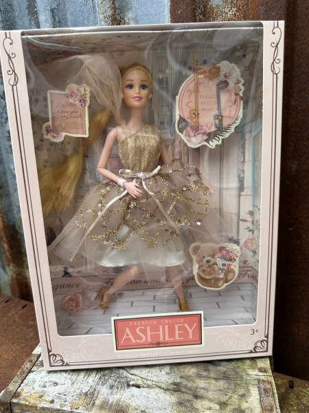 Ashley Glamour barbie docka