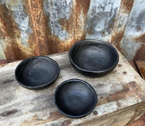 Svarta skålar i järn 3-pack