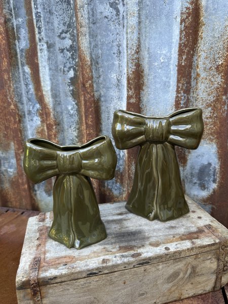 Färgglad vas i porslin modell rosett