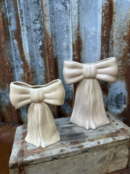 Färgglad vas i porslin modell rosett