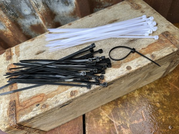 Buntband Långa och korta vita och svarta