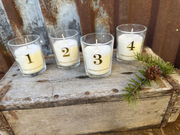 Adventsljusstake med advents ljus med vanilj doft