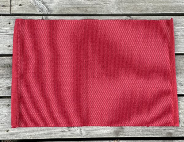 Röd bordstablett / duk i tyg 