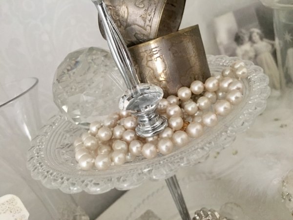 Liten klar diamant knopp med silver stomme