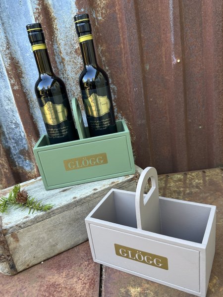 Trälåda med handtag och text Glögg 
