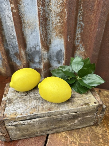 Stor gul konstgjord citron 