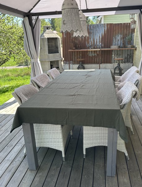 Stor Grön / Olivgrön duk Maja i återvunnet textil material