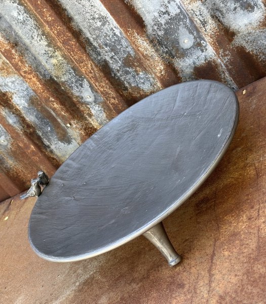 Fågelbad i zink med fågel