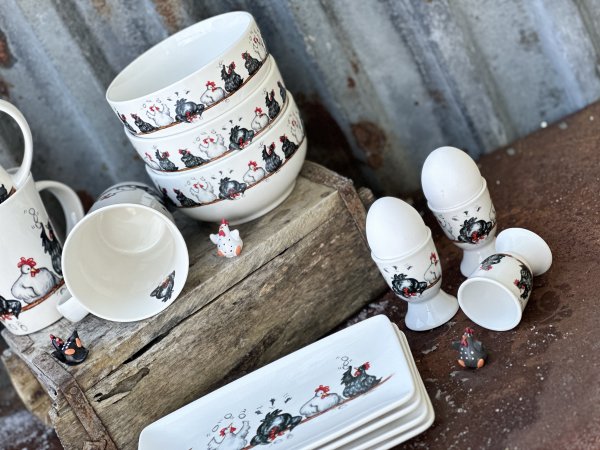 Gulligt och livfullt porslin med hönor