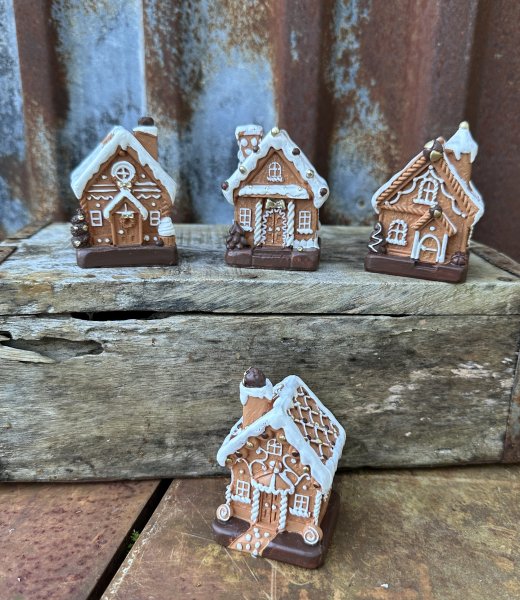 Gulligt pepparkakshus i mindre modell