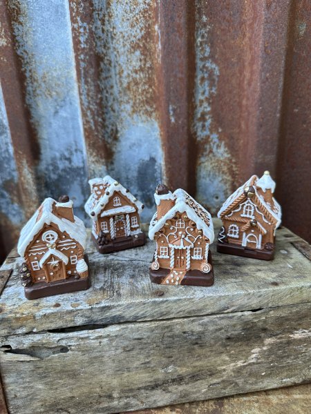 Gulligt pepparkakshus i mindre modell