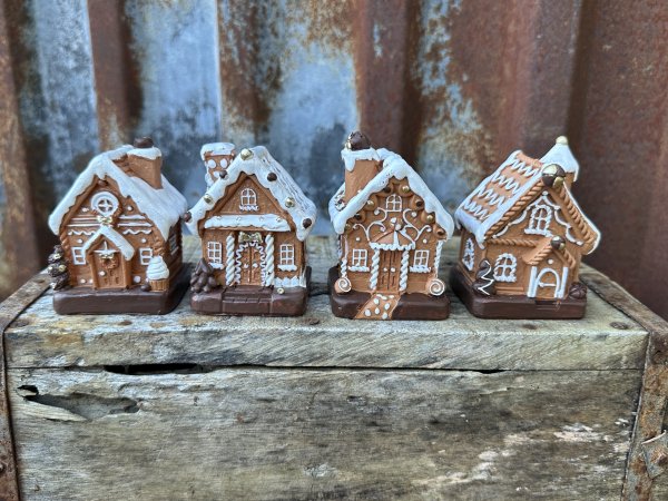 Gulligt pepparkakshus i mindre modell