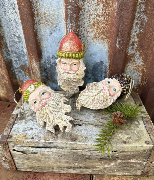 Hängande tomte / julgranskula med glitter inslag