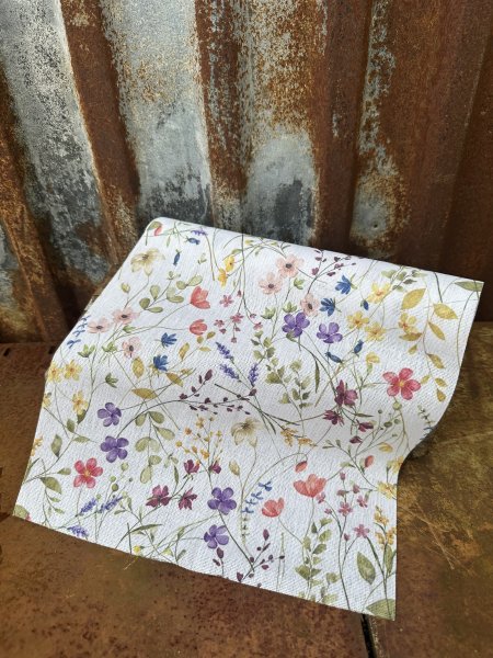 Löpare sommar med sommarblommor i fina nyanser