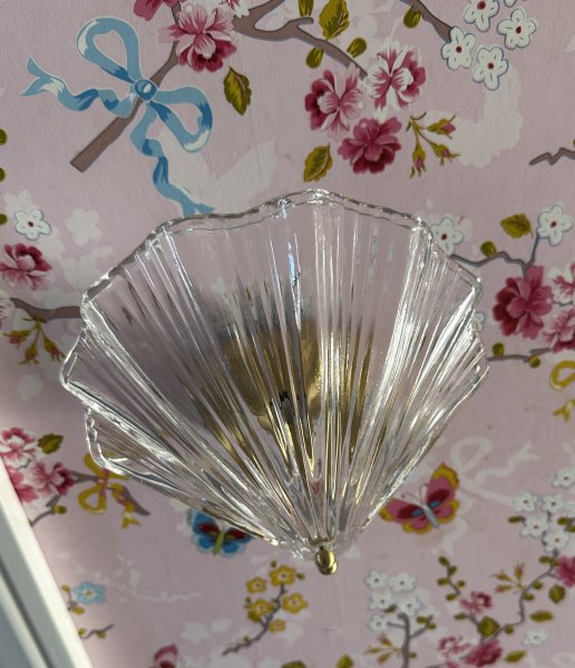 Vägglampa snäckskal i glas och guld