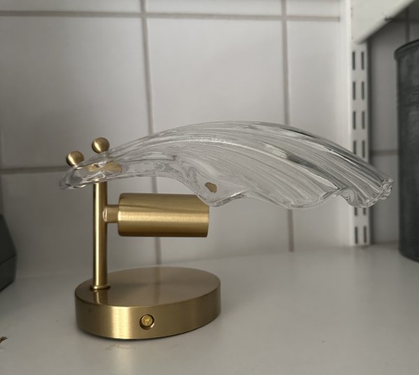 Vägglampa snäckskal i glas och guld