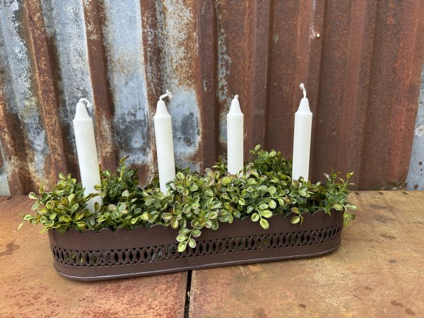 Brun adventsljusstake i avlång klassisk modell