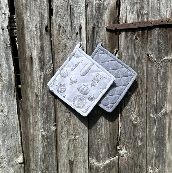 Kökshandduk förkläde och grytlapp grönsaker i vitt och grått