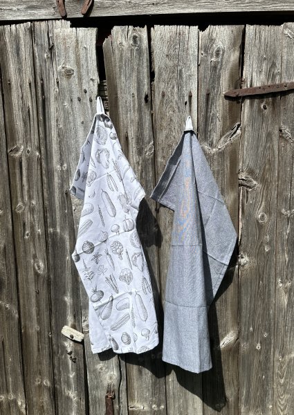 Kökshandduk förkläde och grytlapp grönsaker i vitt och grått