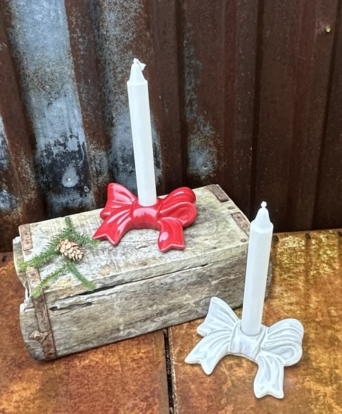 Rosett ljusstake i rött och vitt porslin 
