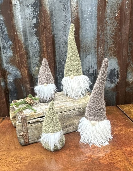 Putte skogs tomte med vitt skägg 