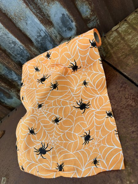 Löpare Halloween med glitter spindlar 