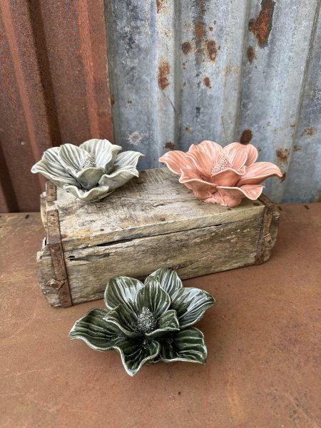 Blomma Magnolia i porslin