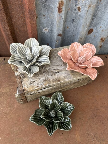 Blomma Magnolia i porslin