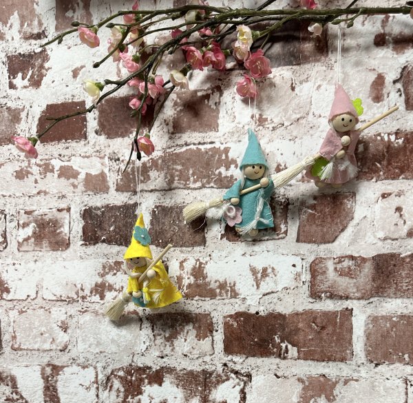 Påskkärring i pastell att hänga