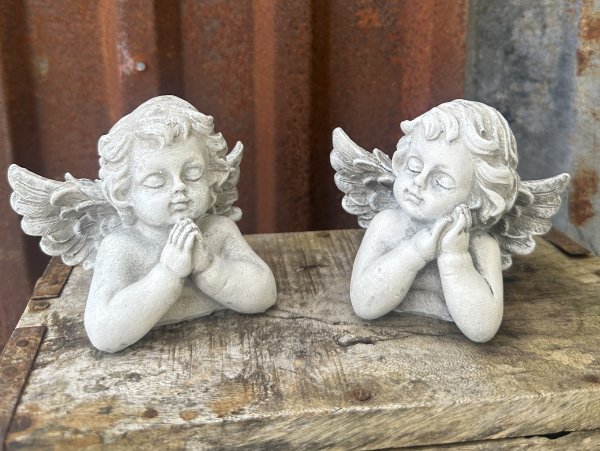 Grå ängel byst "gravängel" med stora vingar