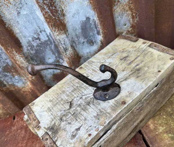 Brun smides krok klassisk modell