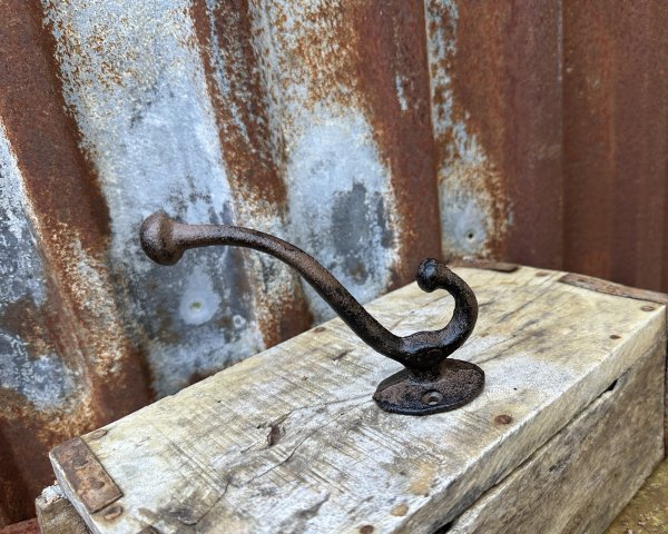 Brun smides krok klassisk modell