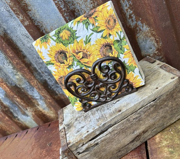 Vacker servettställ hjärta i järn