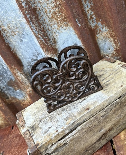 Vacker servettställ hjärta i järn