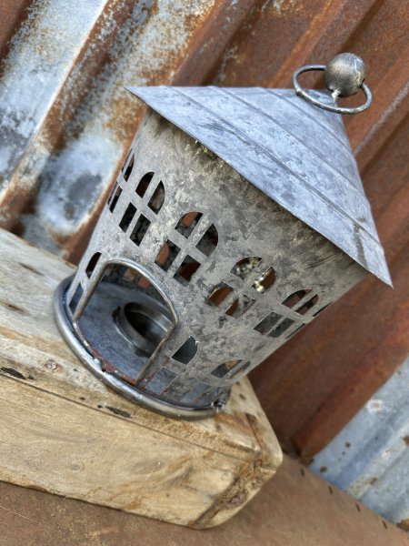 Runt stort ljushus i zink 