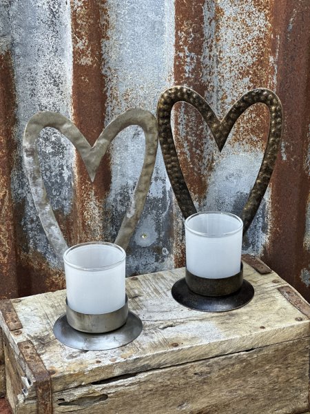 Ljusstake hjärta i metall med frostat ljusglas