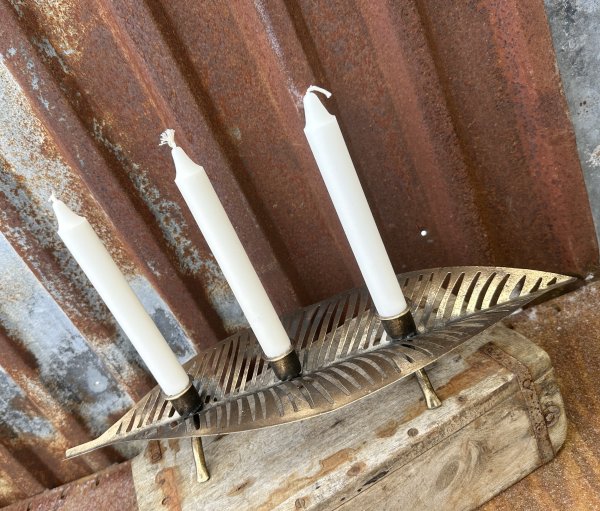 Elegant ljusstake löv i antik guld