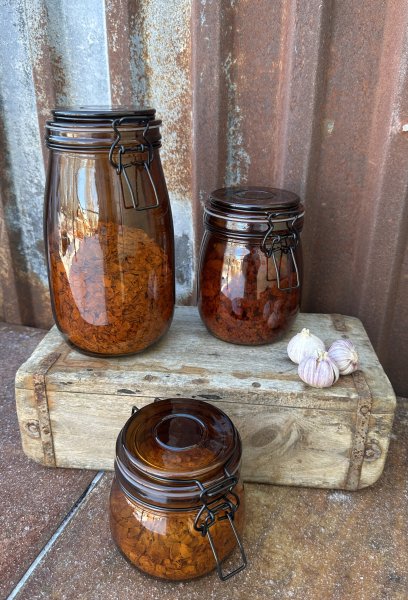 Glasburk i brunt glas med snäpp lock