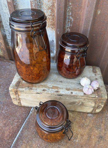 Glasburk i brunt glas med snäpp lock