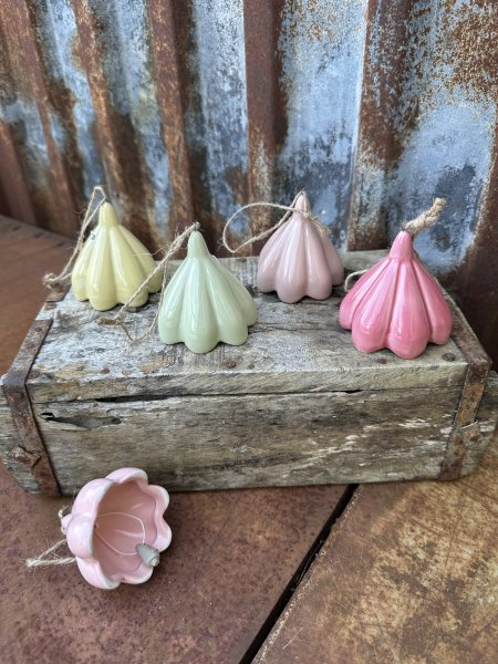 Blomformad färgglad bubbel klocka