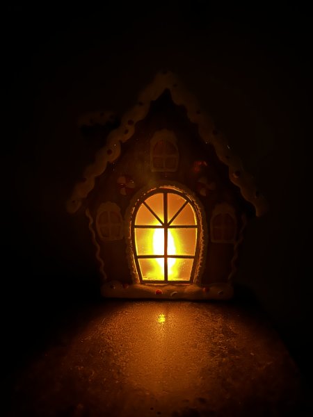 Pepparkakshus med LED belysning